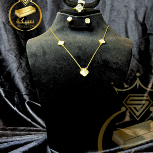 طقم فان كليف أبيض فاخر – أناقة ناعمة وسحر راقٍ